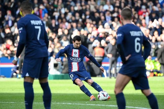 At the end of a match of great intensity, the Parisians won against Lille on Sunday February 19, 2023, thanks to a feat by Lionel Messi, author of an unstoppable free kick in stoppage time.