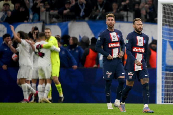 Parisians Sergio Ramos and Neymar (right), during the defeat (2-1) of PSG in the round of 16 of the Coupe de France, in Marseille, Wednesday February 8, 2023. 