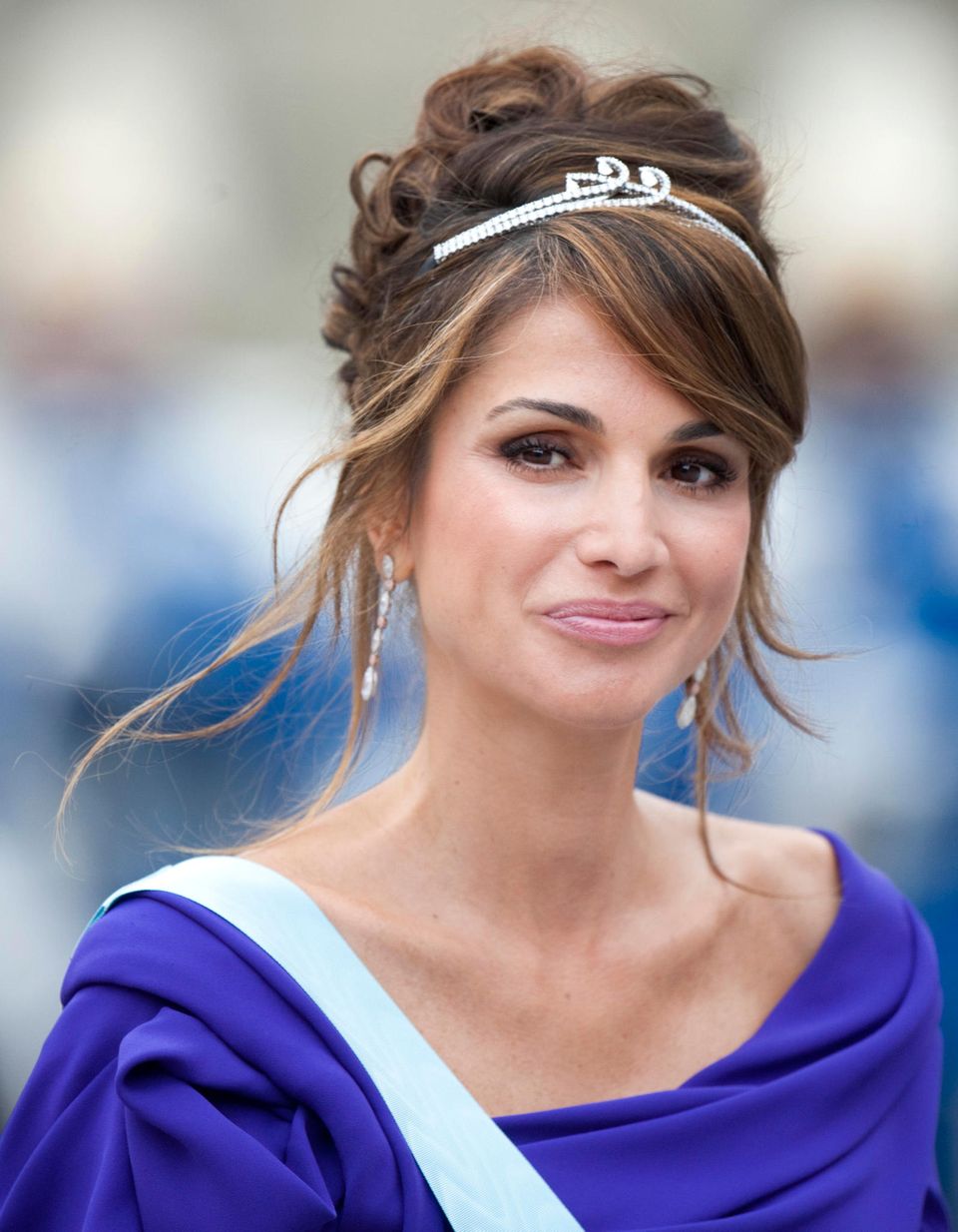 Queen Rania with the "Boucheron bracelet tiara". 