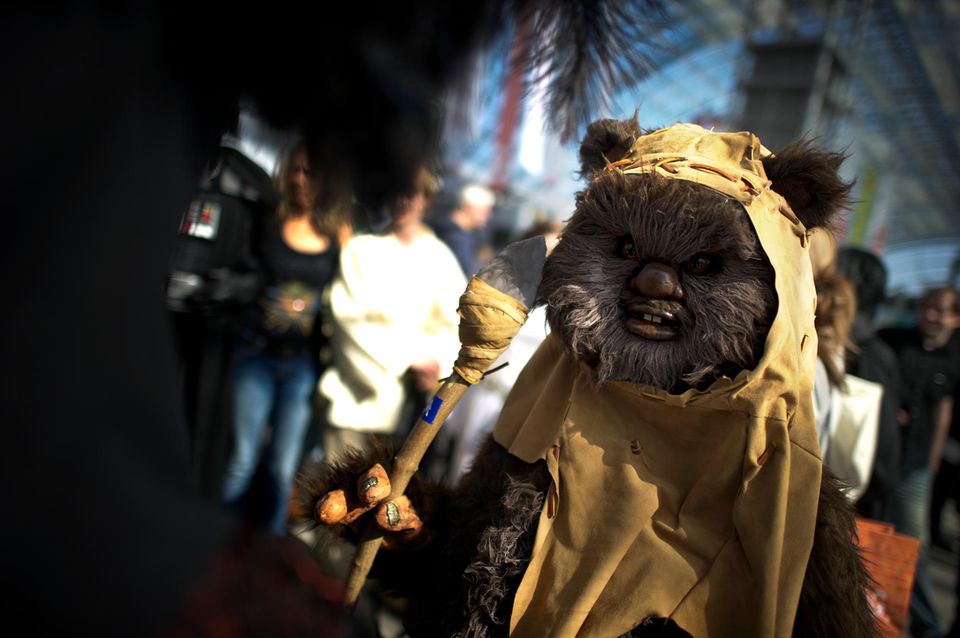 In the "star Wars"-Movie "Return of the Jedi" Paul Grant played an Ewok - here is a picture of a costume.