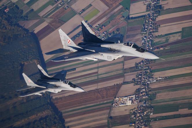 Two Mig-29 fighter-bombers during an exercise near Lask Air Base (Poland), October 12, 2022.