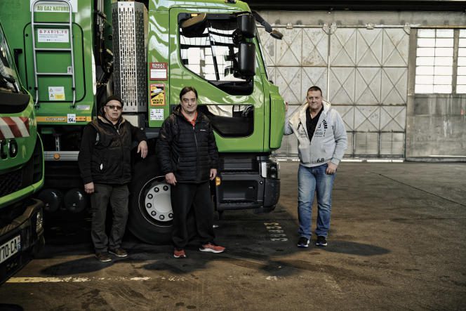 Truck drivers and garbage collectors from the City of Paris on strike, at the Ivry-sur-Seine-Victor Hugo depot, in Val-de-Marne, on March 15, 2023.