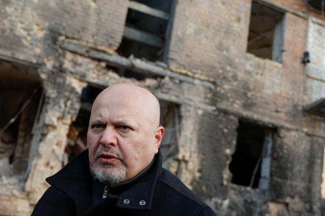 Karim Khan visits the site of a residential building damaged by a Russian missile strike in late November 2022, in the town of Vyshhorod near Kiev on February 28, 2023.