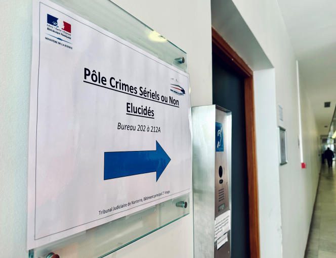 Lawyers, three investigating judges, a deputy prosecutor, clerks and judicial police officers were delegated to the “cold case” center of the Nanterre courthouse.