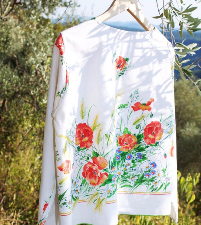 A Valensole jacket made from a cotton tablecloth.