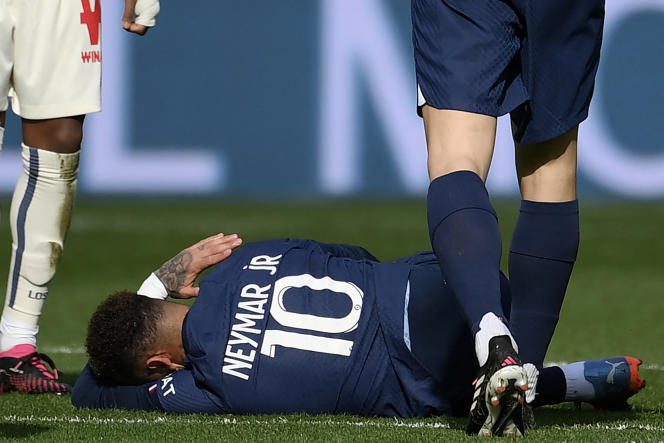 On February 19, 2023, Neymar suffered an ankle injury during the Ligue 1 match between Paris Saint-Germain and Lille, at the Parc des Princes, in Paris.