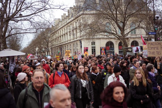 The procession blocked following a fire on the boulevard Voltaire, in Paris, on March 28, 2023.