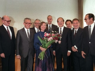 Elisabeth Kopp with her colleagues from the Federal Council, who are all male.