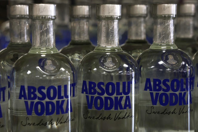 The resumption of Absolut exports to Russia was confirmed by a spokeswoman for the Pernot Ricard group.