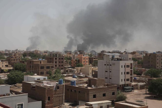 Smoke attesting to the fighting in Khartoum, the capital of Sudan, Sunday April 16, 2023.