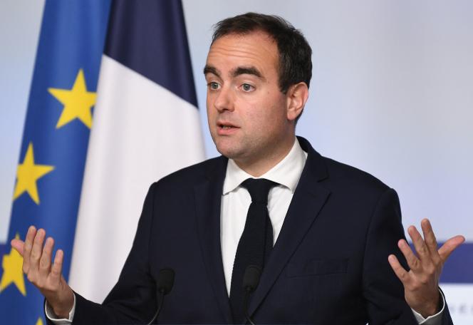The Minister for the Armed Forces, Sébastien Lecornu, during the press conference following the Council of Ministers, at the Elysée Palace, in Paris, on April 4, 2023.