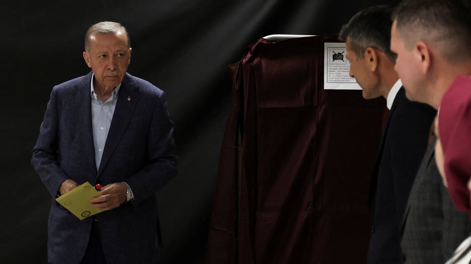 Erdogan votes in Istanbul