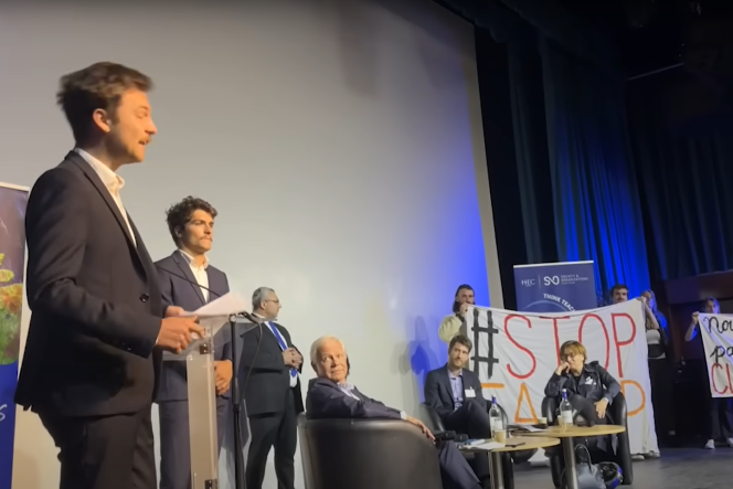 The “greenwashing festival” organized by HEC Paris students interrupted one of the conferences scheduled by the business school as part of a climate day, Tuesday May 23, in Jouy-en-Josas (Yvelines) .  Screenshot.