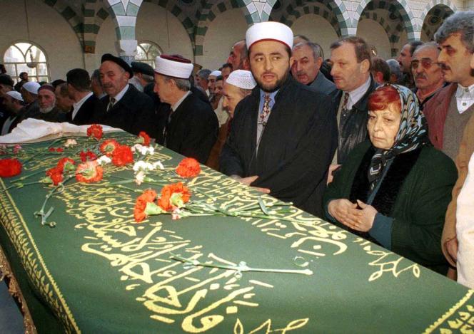 During the funeral of Konca Kuris, in the Mugdat mosque in the city of Mersin (Turkey), January 23, 2000.
