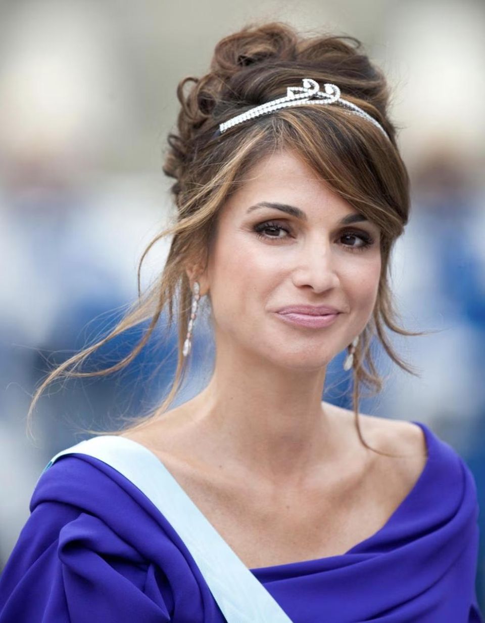 Queen Rania with the "Boucheron bracelet tiara". 
