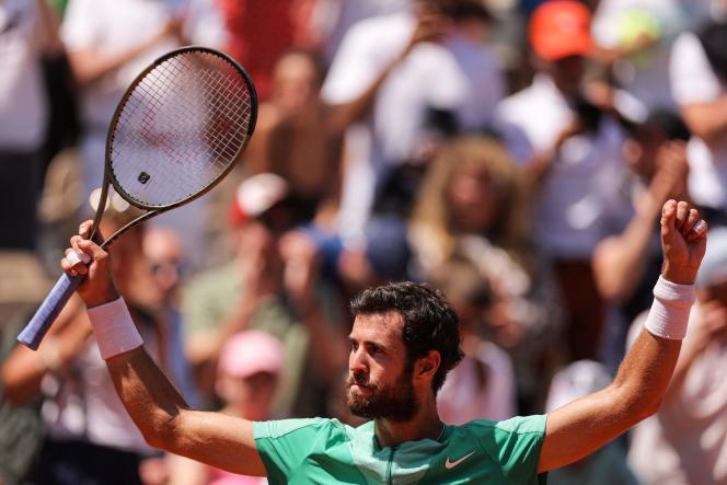 Karen Khachanov savors his victory against Lorenzo Sonego, in the round of 16 at Roland-Garros, on Sunday June 4.