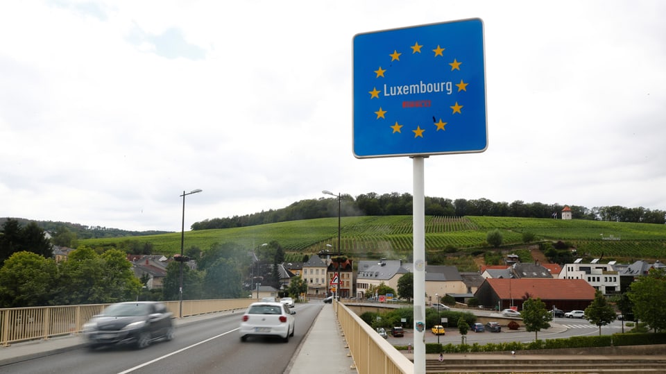 Border crossing to Luxembourg. 