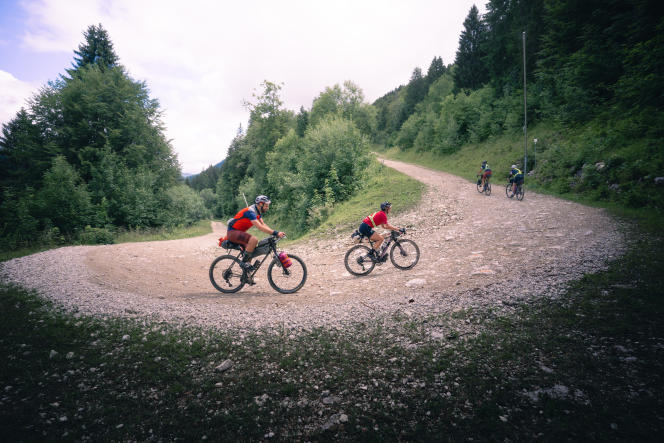 The GravelMan race organized in the Jura, during the first edition, in July 2022.