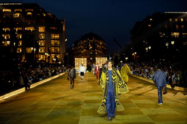 During the presentation of the Louis Vuitton spring-summer 2024 collection, on the Pont-Neuf, in Paris, on June 20, 2023. 