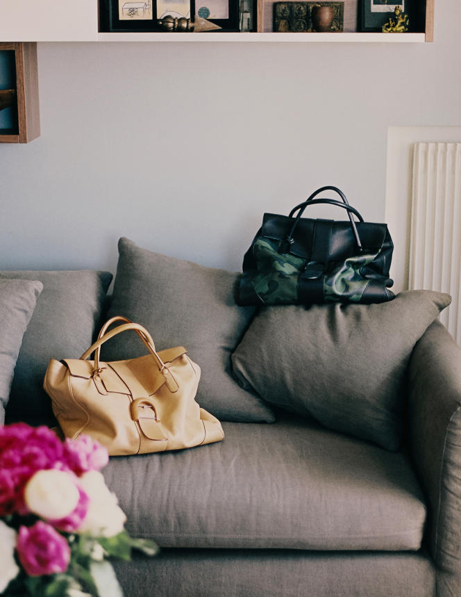 The Brillant l'XXL bag, the result of Jean Colonna's collaboration with the Belgian leather goods manufacturer Delvaux, in Marseille, at the designer's home.