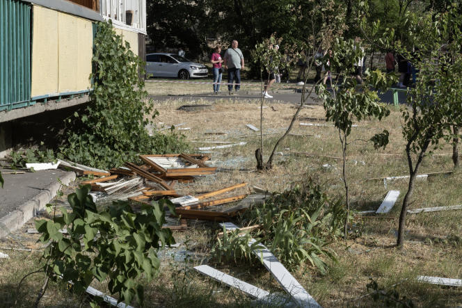 Windows and balconies of buildings surrounding a polyclinic were destroyed by the explosion of a Russian projectile launched on the capital the previous night.  In kyiv, on June 1, 2023.