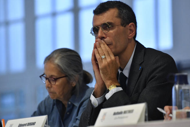 The co-chairman of the commission, Edouard Durand, listens to a victim of sexual violence during a public meeting of the Ciivise, at the Palais de la femme, in Paris, in September 2022.