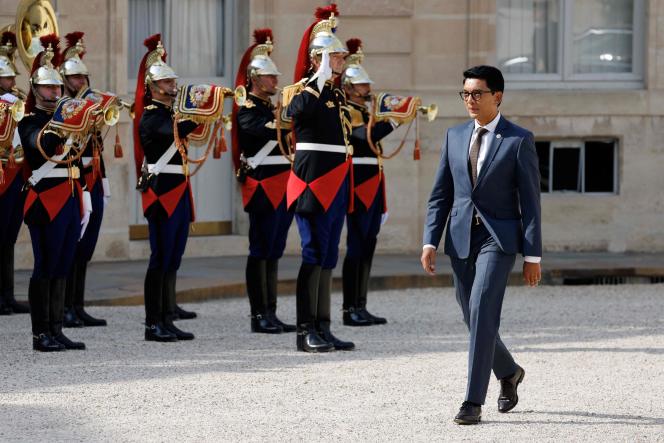 Madagascar's President Andry Rajoelina arrives at the Elysee Palace in Paris to meet Emmanuel Macron on June 9, 2023.