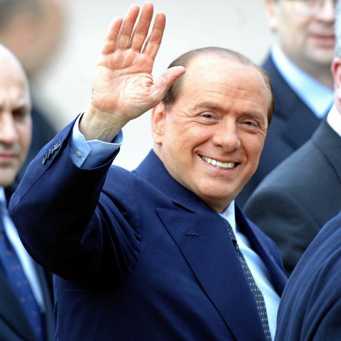 Silvio Berlusconi on his arrival in Moscow on April 20, 2004 to meet Russian President Vladimir Putin.