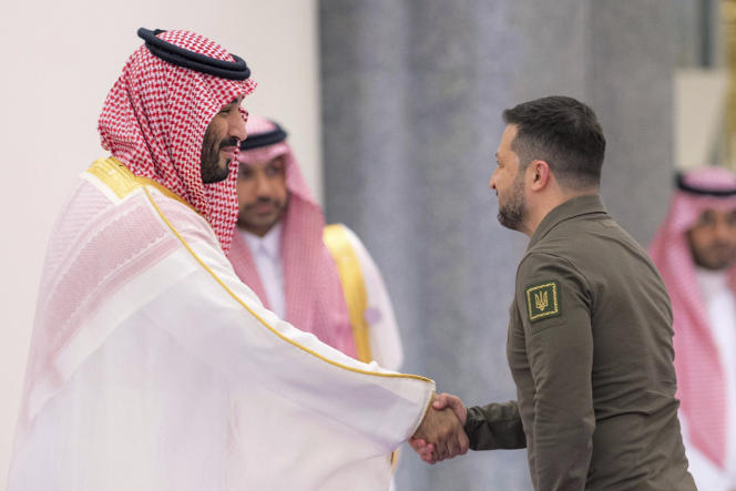 Mohammed Bin Salman and Volodymyr Zelensky during the Arab summit in Jeddah, Saudi Arabia, May 19, 2023.