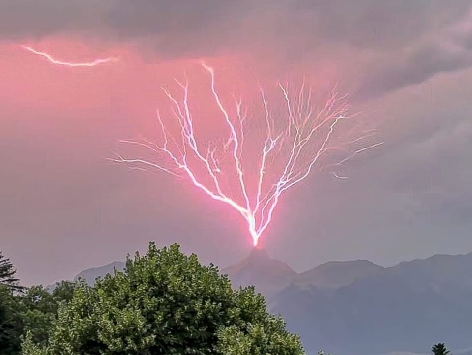 Lightning strike on the Stockhorn