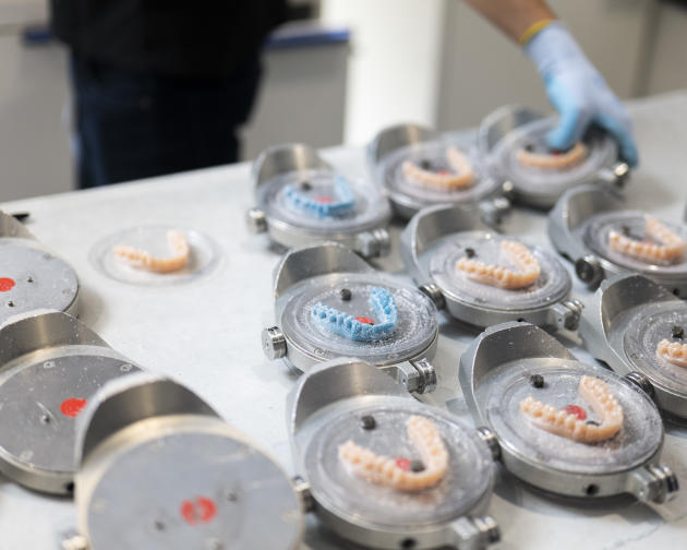 Preparation of molds for a patient's future gutter, at the Smilers factory in Salon-de-Provence (Bouches-du-Rhône), June 27, 2023. 
