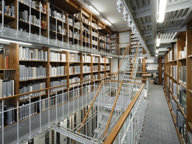 The BNF archives stores are not open to the public.