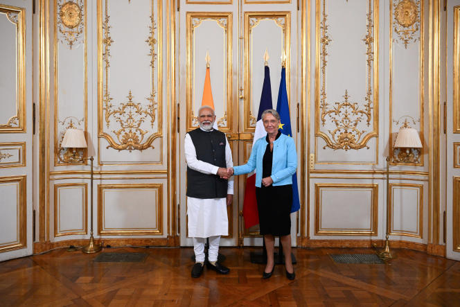 Prime Minister Elisabeth Borne and Indian Prime Minister Narendra Modi before their meeting in Paris on July 13, 2023. 