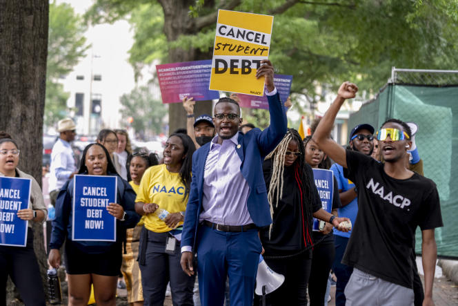 Demonstration in front of the White House to defend the measure aimed at erasing the debt of certain American students, Friday June 30, 2023.