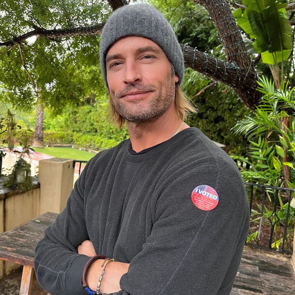 Sandra Bullock: "Lost"Star Josh Holloway mourns the loss of her Bryan with a private photo