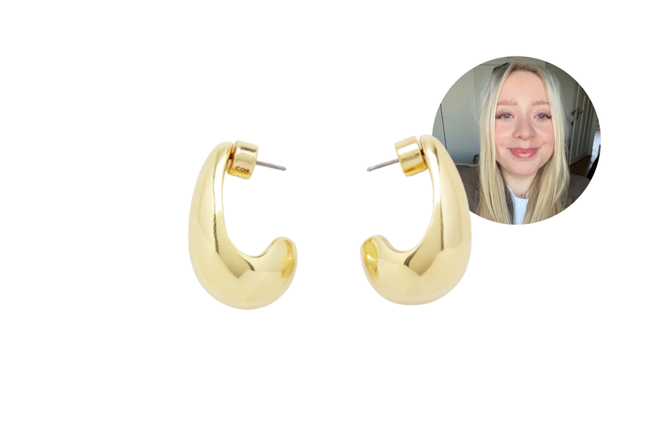 Editor Julika tests the viral effect of the drop earrings from Cos. 