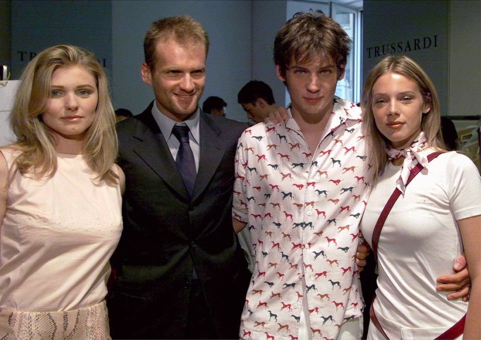 Tomaso Trussardi (2nd from right) with his siblings Beatrice, Francesco (†) and Gaia at a fashion event in June 1999.