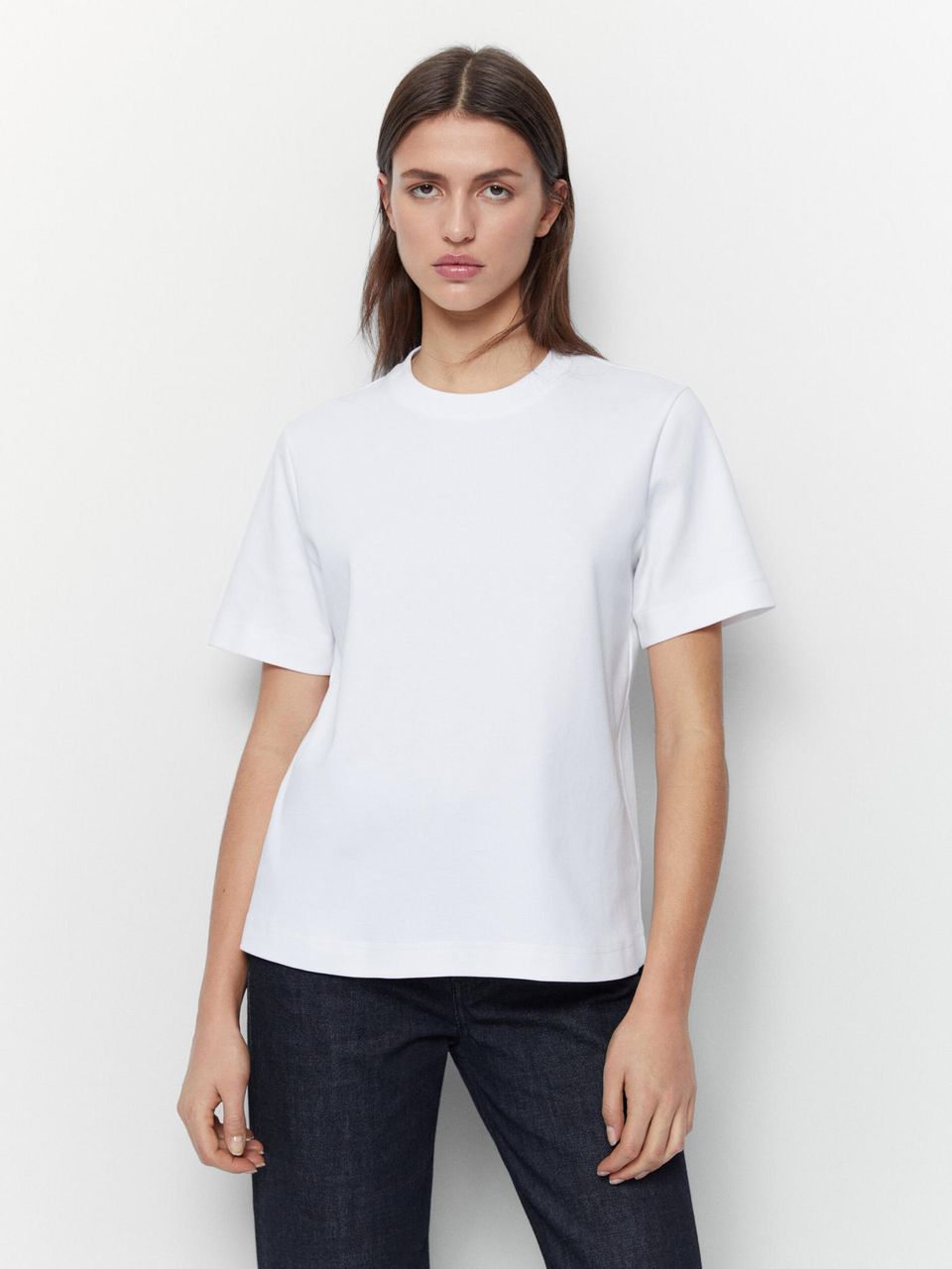 White t-shirts a great love?  Only since fashion editor Julika has this model by Massimo Dutti in her closet. 
