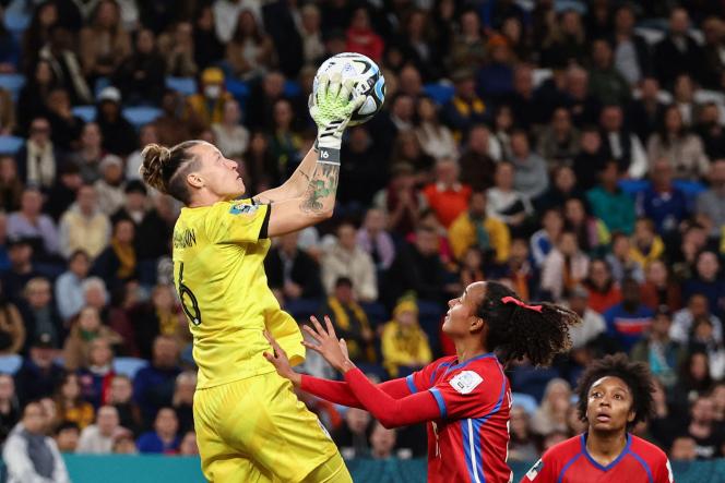 French goalkeeper Pauline Peyraud-Magnin during the match against Panama on August 2, 2023 in Sydney (Australia).