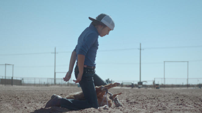 Naia, 9, in the middle of a “goat tying” session, in the documentary “Rodeo Girls” (2022), by Justine Morvan and Kévin Noguès.