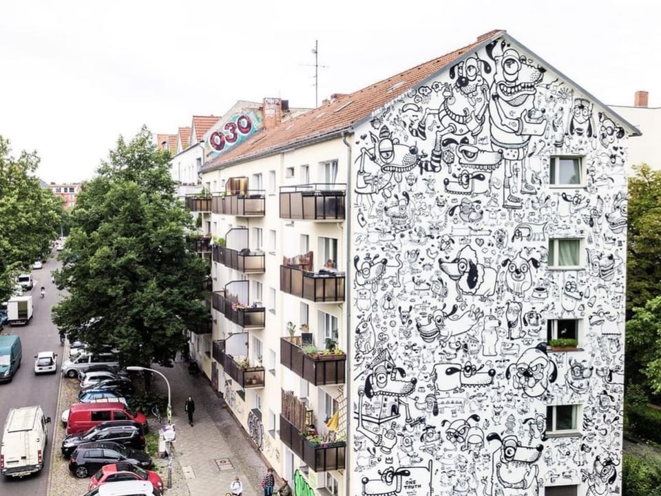 Sprayed house wall in Berlin