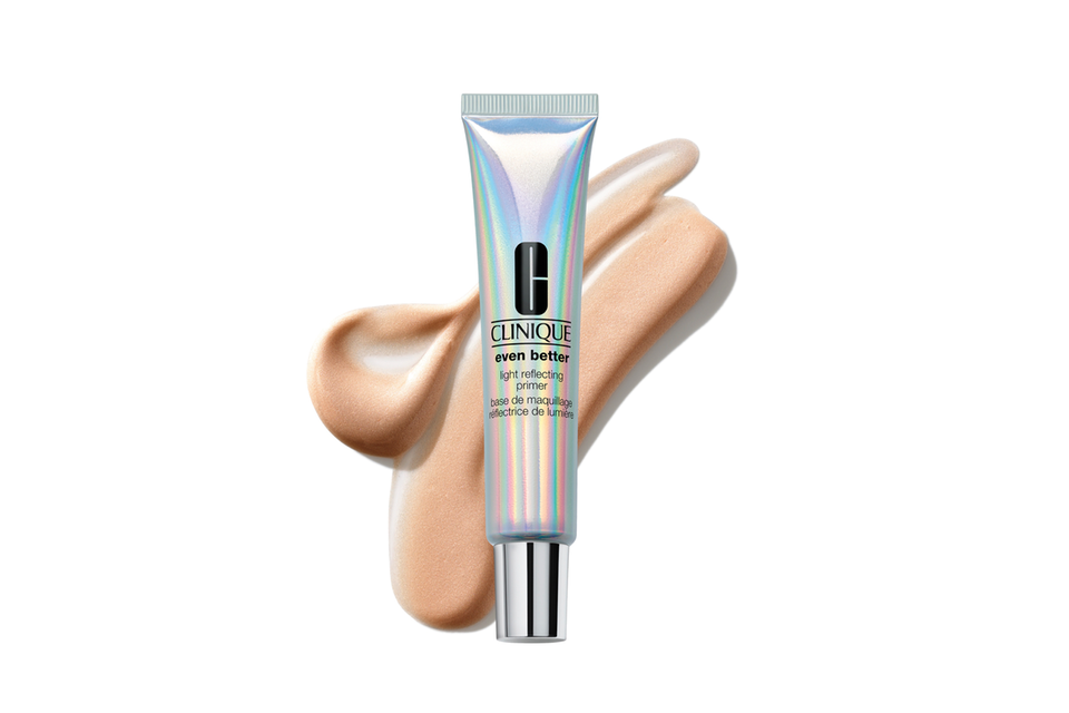 Primer: For example, “Even Better Light Reflecting Primer” from Clinique, 30 ml approx. 35 euros.