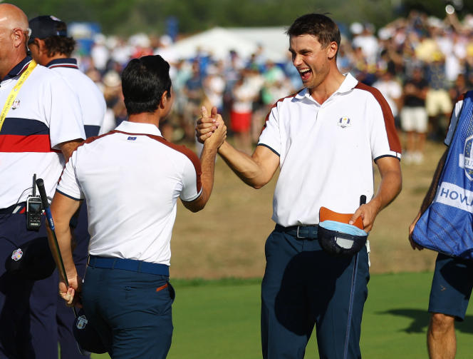 The Swede Ludvig Aberg (right) and the Norwegian Viktor Hovland, after their victory, on the Marco Simone golf course, near Rome, September 30, 2023. 