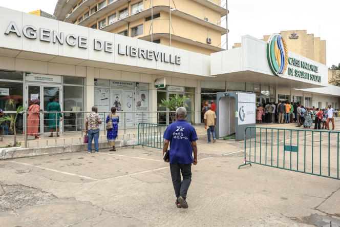 In front of the National Social Security Fund, in Libreville, September 11, 2023.