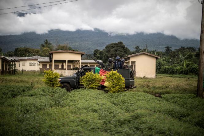 A Cameroonian army patrol secures polling stations in Lysoka, near Buea, in the South West region, October 7, 2018.