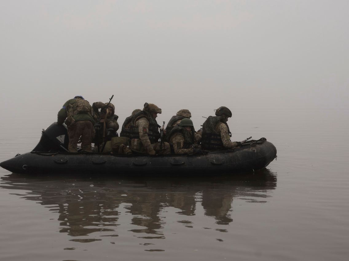 Risky operation: Crossing the river without cover.