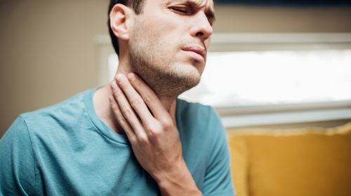 Throat cancer: You should know these 7 symptoms!