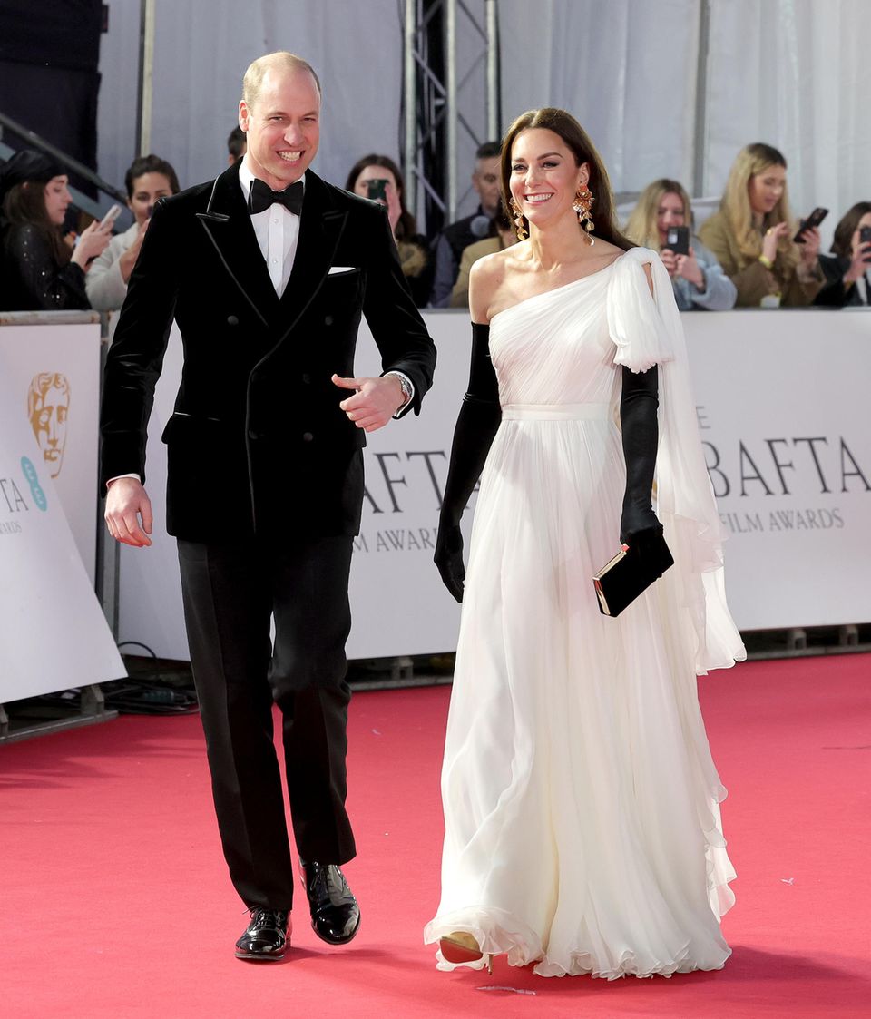 Prince William and Catherine can be seen enjoying their partner style at the BAFTAs. 