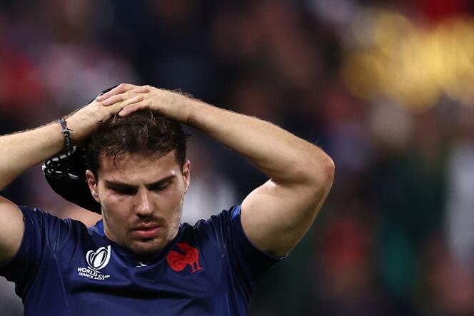 Antoine Dupont after the defeat of the XV of France in the quarter-finals of the World Cup against South Africa (29 to 28), Sunday October 15, 2023, in Saint-Denis (Seine-Saint-Denis).