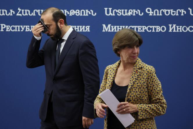 Foreign Minister Catherine Colonna and her Armenian counterpart Ararat Mirzoian during a press conference in Yerevan on October 3, 2023.